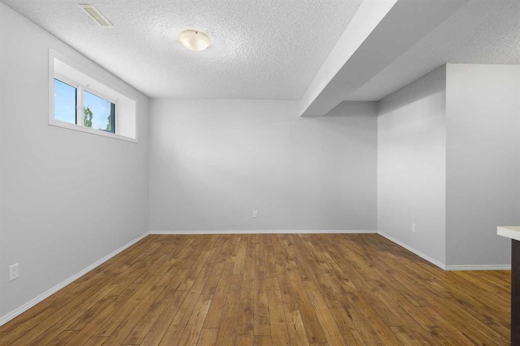49 Auburn Crest Lane Se, Calgary, AB - Indoor Photo Showing Other Room