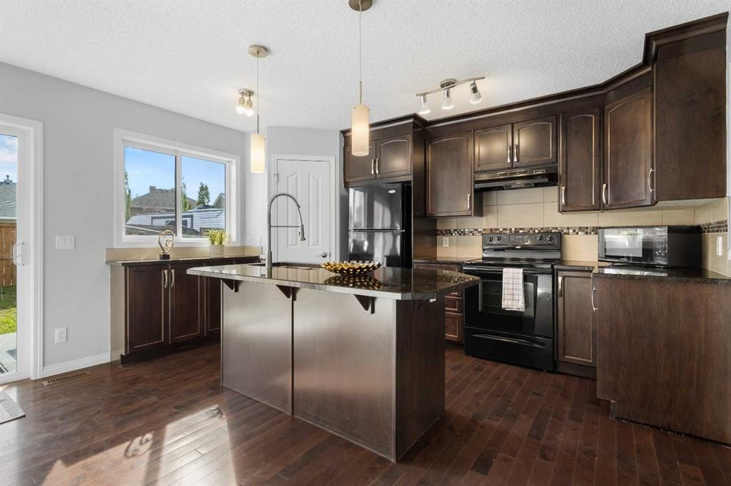 49 Auburn Crest Lane Se, Calgary, AB - Indoor Photo Showing Kitchen With Upgraded Kitchen