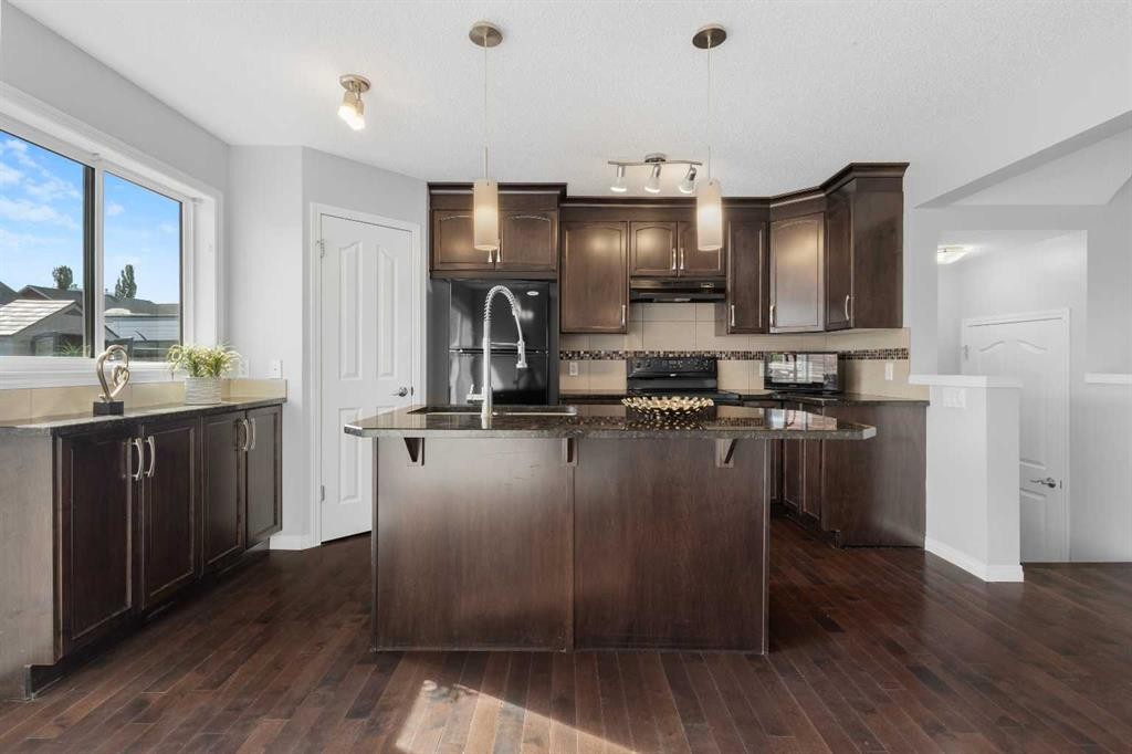 49 Auburn Crest Lane Se, Calgary, AB - Indoor Photo Showing Kitchen With Upgraded Kitchen