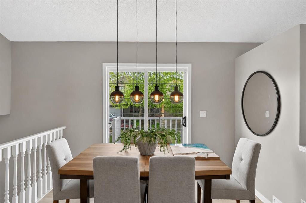 160 Citadel Bluff Close Nw, Calgary, AB - Indoor Photo Showing Dining Room