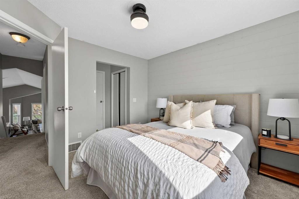 160 Citadel Bluff Close Nw, Calgary, AB - Indoor Photo Showing Bedroom