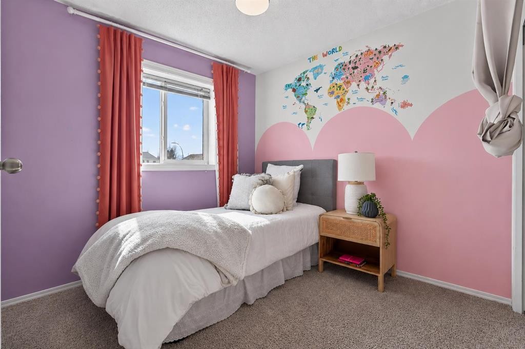 160 Citadel Bluff Close Nw, Calgary, AB - Indoor Photo Showing Bedroom
