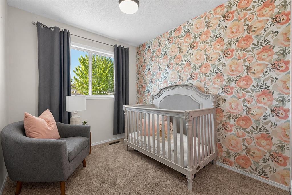 160 Citadel Bluff Close Nw, Calgary, AB - Indoor Photo Showing Bedroom