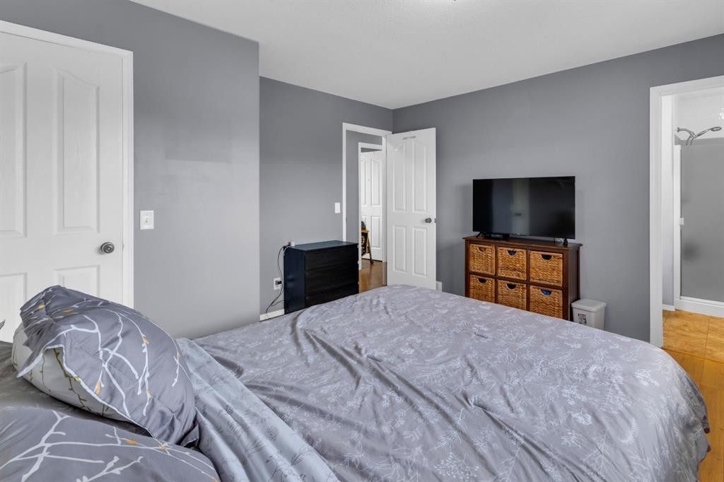 1918 Strathcona Terrace, Strathmore, AB - Indoor Photo Showing Bedroom