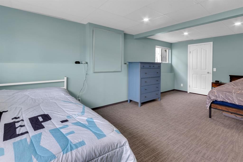 1918 Strathcona Terrace, Strathmore, AB - Indoor Photo Showing Bedroom