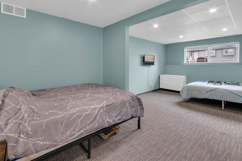 1918 Strathcona Terrace, Strathmore, AB - Indoor Photo Showing Bedroom