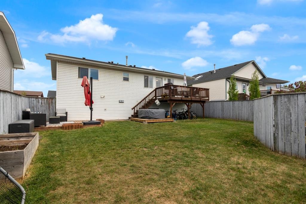 1918 Strathcona Terrace, Strathmore, AB - Outdoor With Deck Patio Veranda