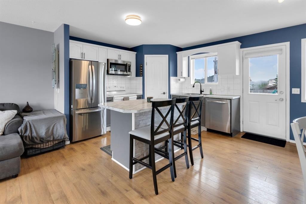 1918 Strathcona Terrace, Strathmore, AB - Indoor Photo Showing Kitchen