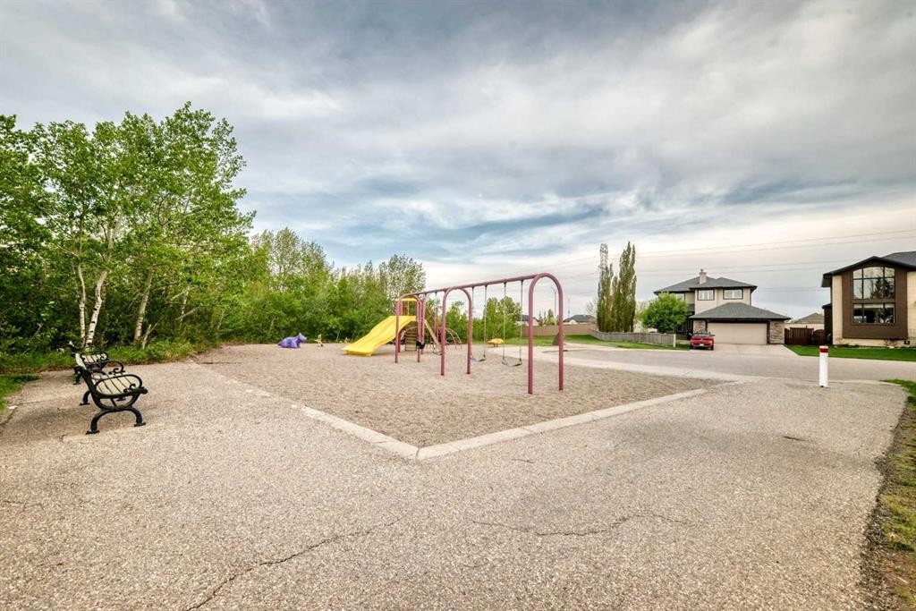 737 Wentworth Place Sw, Calgary, AB - Outdoor
