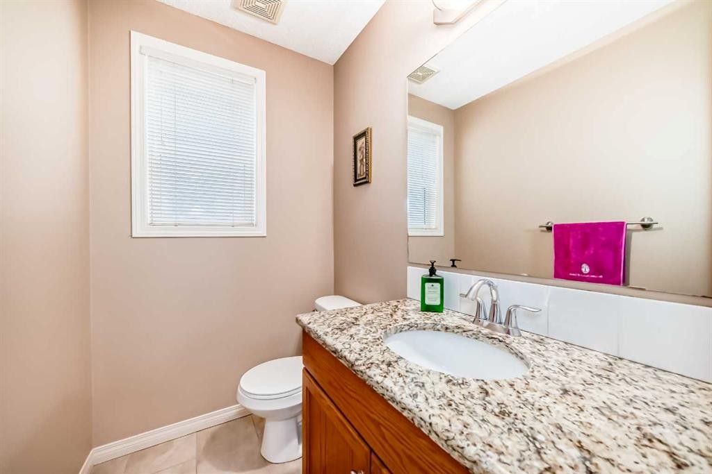 737 Wentworth Place Sw, Calgary, AB - Indoor Photo Showing Bathroom