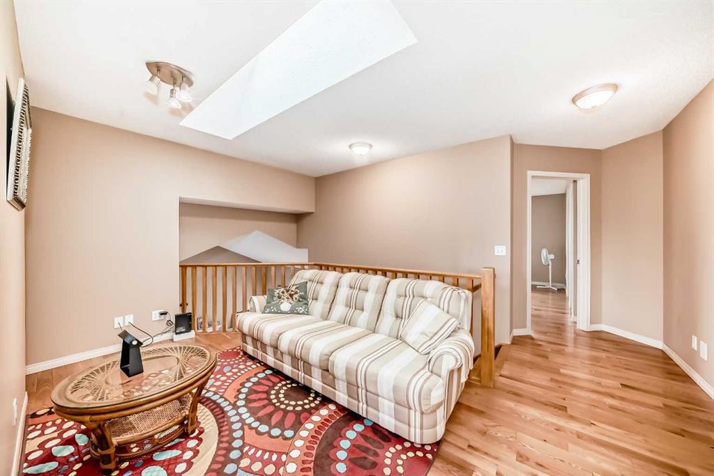 737 Wentworth Place Sw, Calgary, AB - Indoor