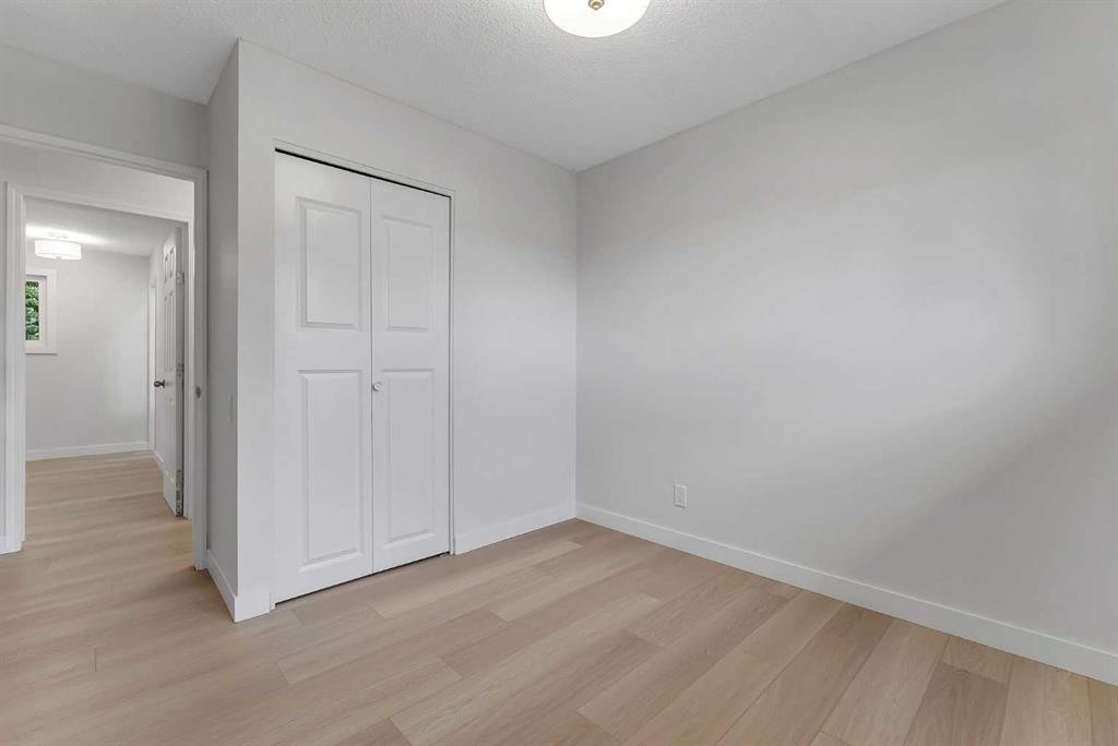 214 Rundleview Close Ne, Calgary, AB - Indoor Photo Showing Other Room