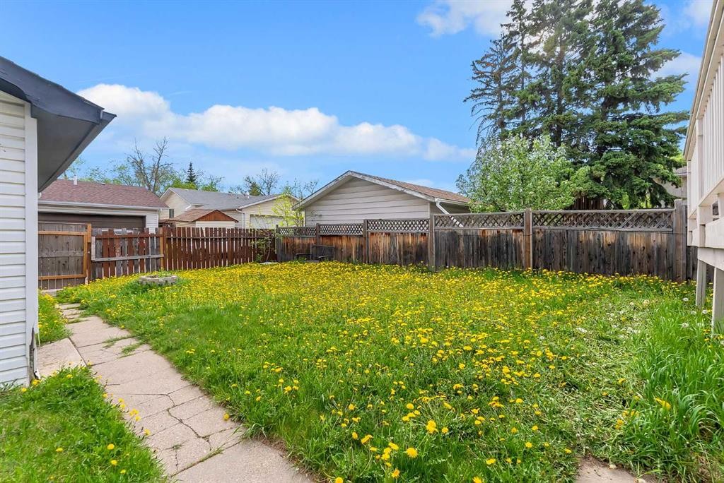 214 Rundleview Close Ne, Calgary, AB - Outdoor