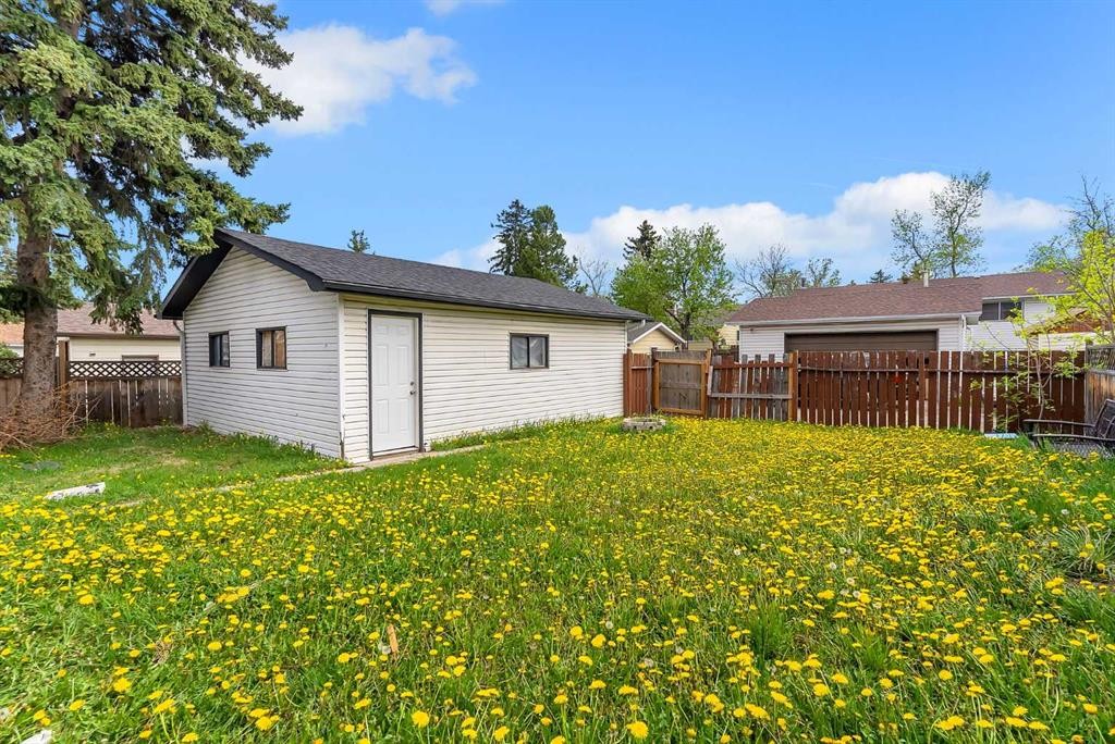 214 Rundleview Close Ne, Calgary, AB - Outdoor