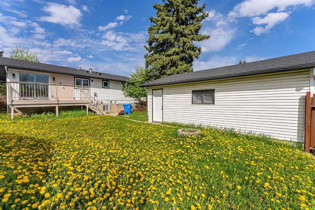 214 Rundleview Close Ne, Calgary, AB - Outdoor With Deck Patio Veranda