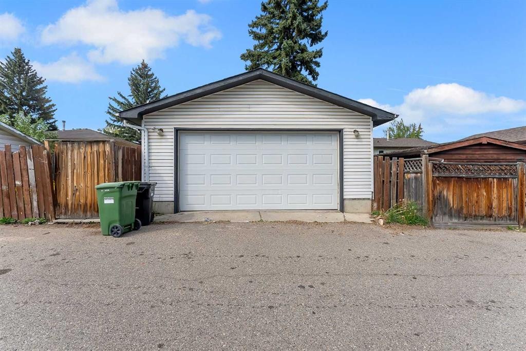 214 Rundleview Close Ne, Calgary, AB - Outdoor