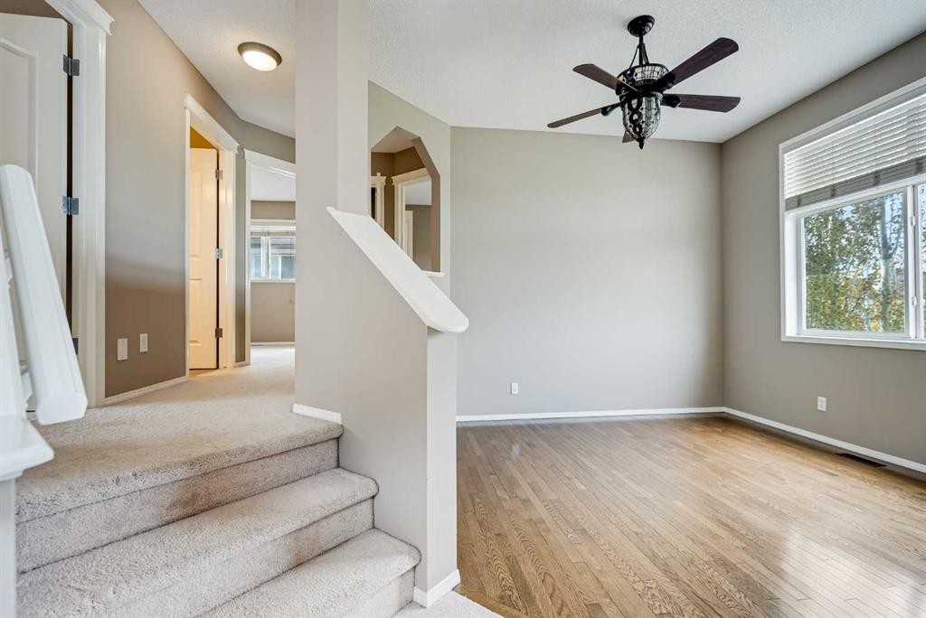 34 Kincora Drive Nw, Calgary, AB - Indoor Photo Showing Other Room