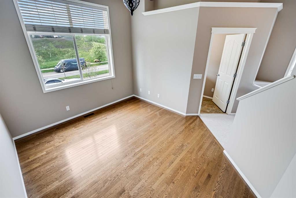 34 Kincora Drive Nw, Calgary, AB - Indoor Photo Showing Other Room
