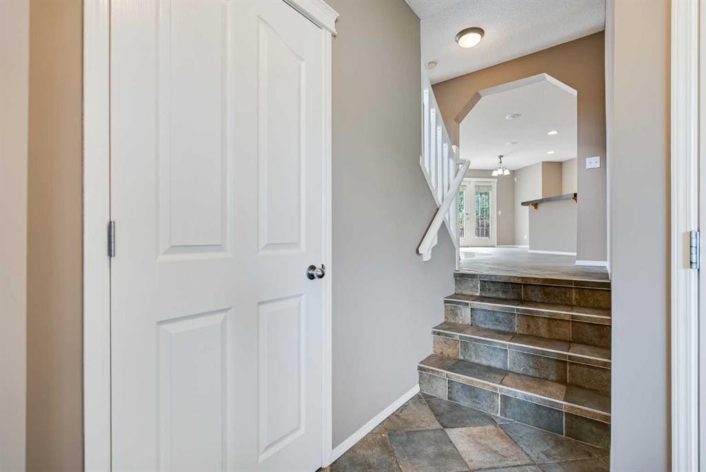 34 Kincora Drive Nw, Calgary, AB - Indoor Photo Showing Other Room