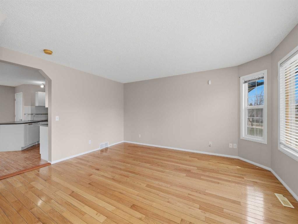 128 Taradale Drive Ne, Calgary, AB - Indoor
