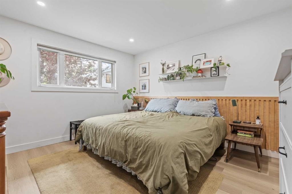 240 Lynnview Way Se, Calgary, AB - Indoor Photo Showing Bedroom
