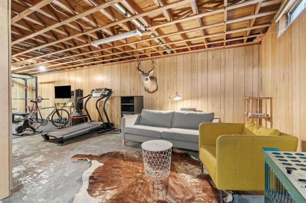 240 Lynnview Way Se, Calgary, AB - Indoor