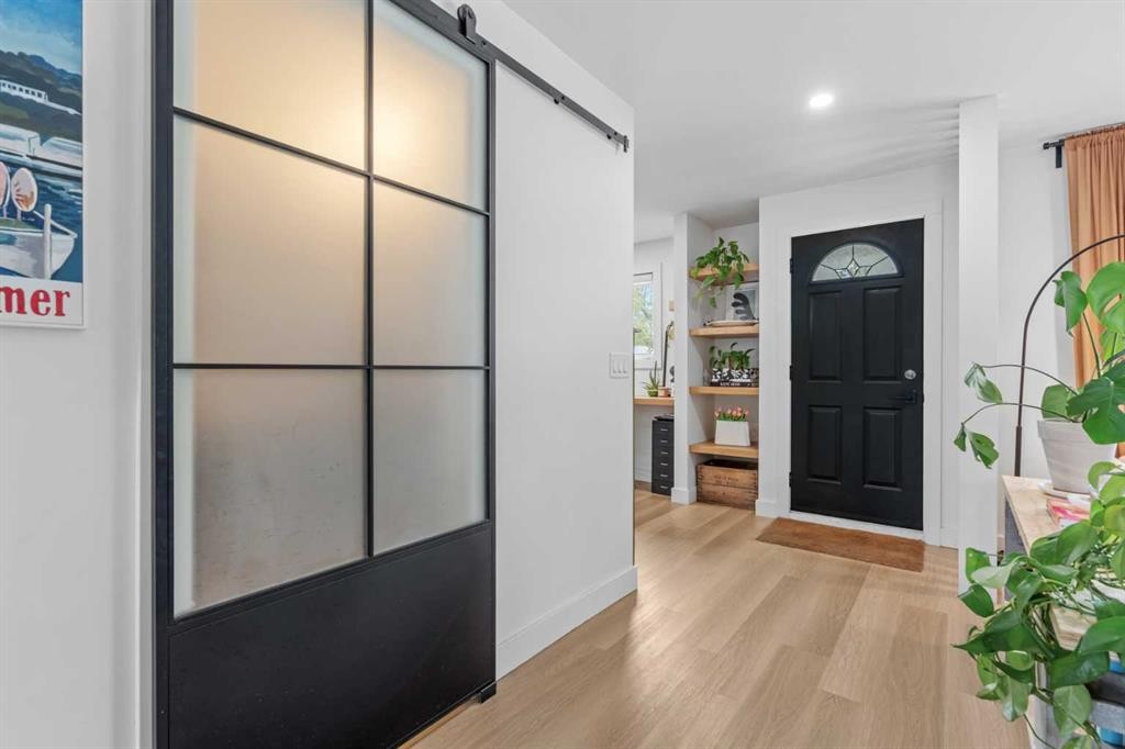 240 Lynnview Way Se, Calgary, AB - Indoor Photo Showing Other Room
