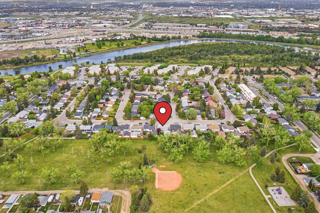 240 Lynnview Way Se, Calgary, AB - Outdoor With View