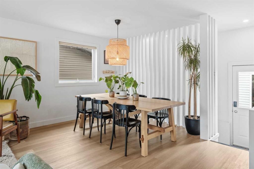 240 Lynnview Way Se, Calgary, AB - Indoor Photo Showing Dining Room