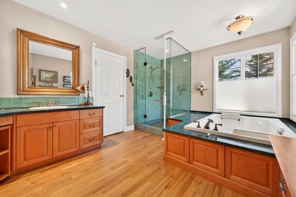 5930 C + E Trail, Lacombe, AB - Indoor Photo Showing Bathroom