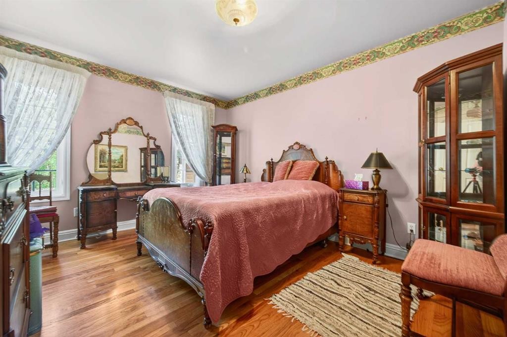 5930 C + E Trail, Lacombe, AB - Indoor Photo Showing Bedroom