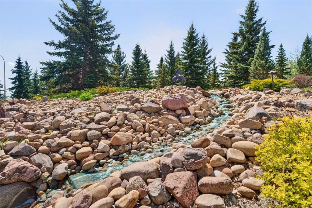 5930 C + E Trail, Lacombe, AB - Outdoor