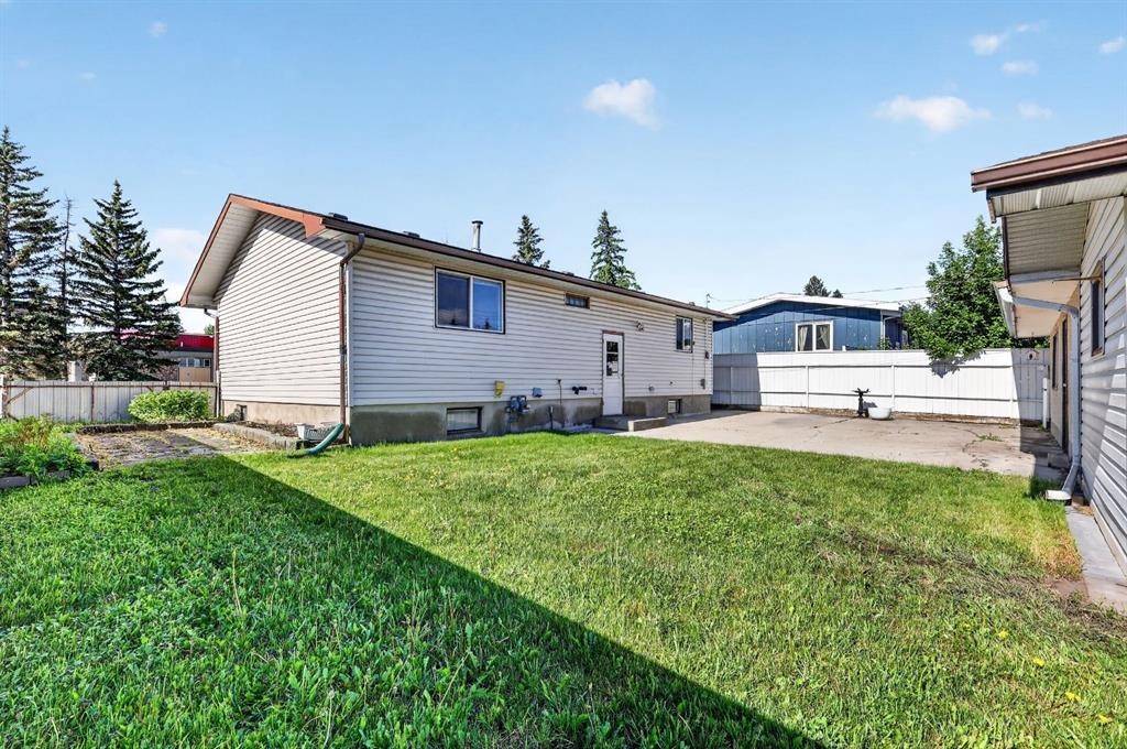 912 Stonehaven Road Sw, Calgary, AB