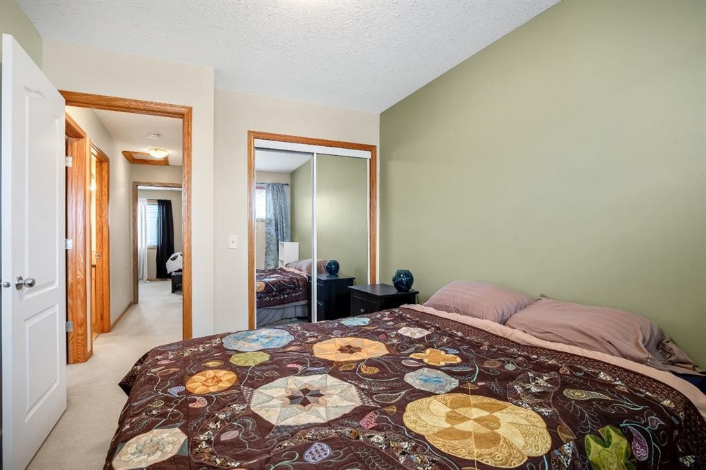 209 Strathcona Circle, Strathmore, AB - Indoor Photo Showing Bedroom