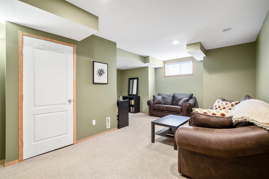 209 Strathcona Circle, Strathmore, AB - Indoor