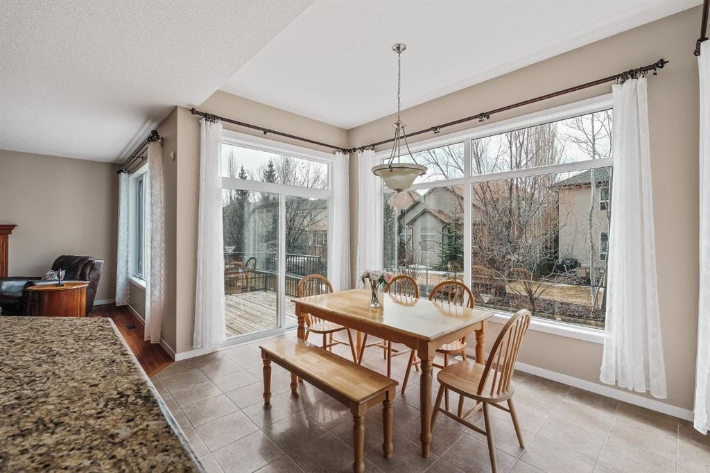430 Discovery Ridge Boulevard Sw, Calgary, AB - Indoor Photo Showing Dining Room