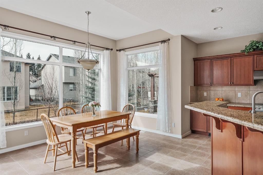 430 Discovery Ridge Boulevard Sw, Calgary, AB - Indoor