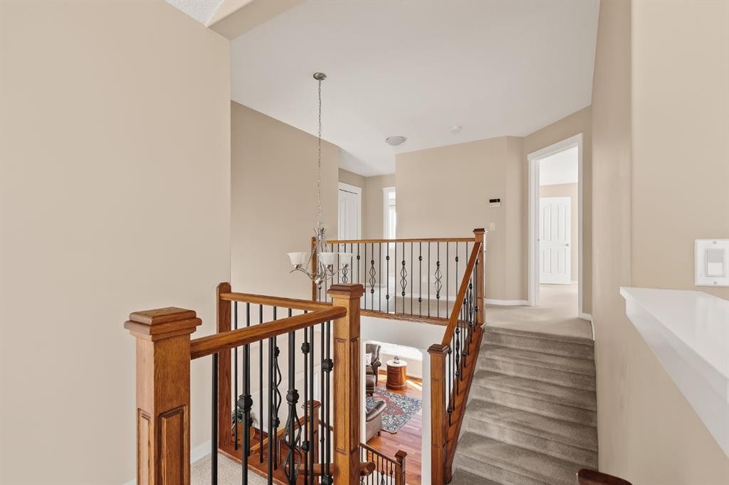 430 Discovery Ridge Boulevard Sw, Calgary, AB - Indoor Photo Showing Other Room