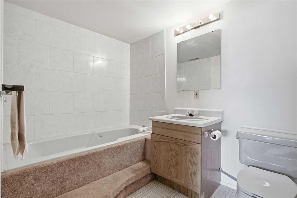 56 Whitworth Place Ne, Calgary, AB - Indoor Photo Showing Bathroom