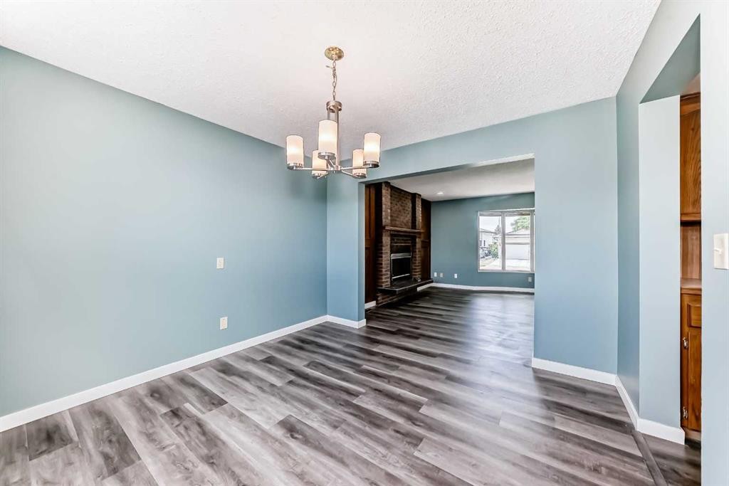 4308 55 Street Ne, Calgary, AB - Indoor Photo Showing Other Room