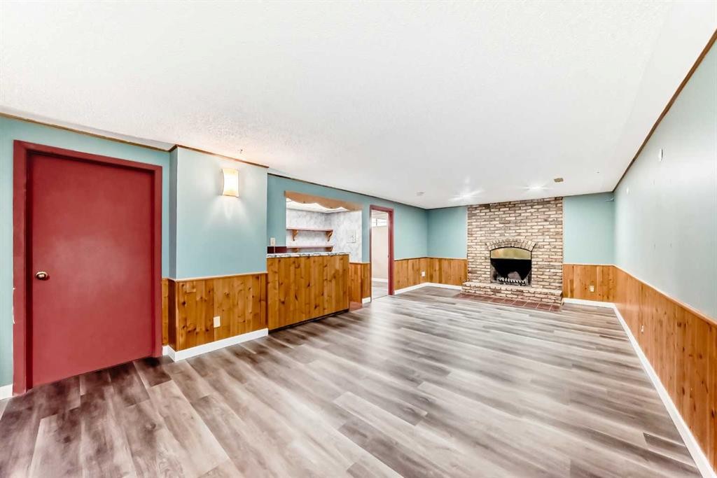 4308 55 Street Ne, Calgary, AB - Indoor With Fireplace