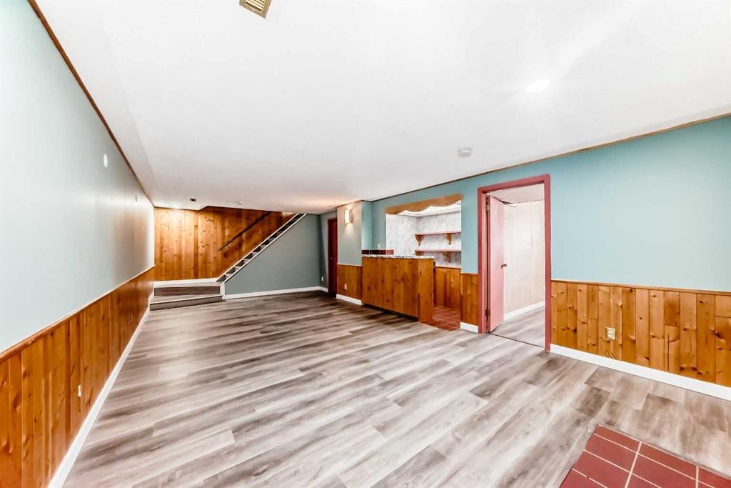 4308 55 Street Ne, Calgary, AB - Indoor Photo Showing Other Room