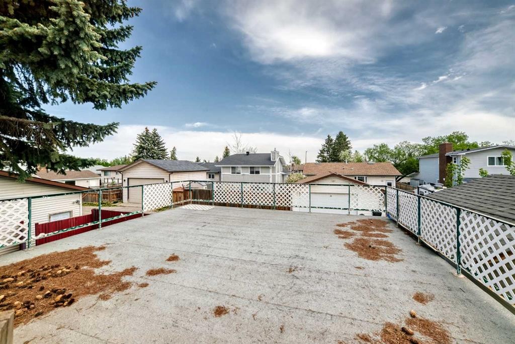 4308 55 Street Ne, Calgary, AB - Outdoor