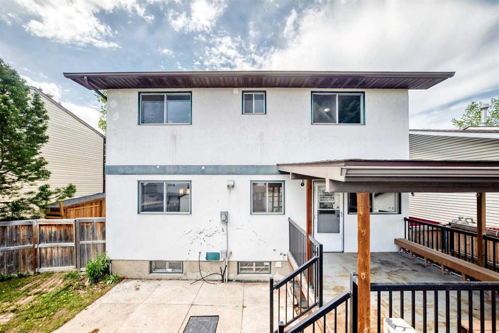 4308 55 Street Ne, Calgary, AB - Outdoor With Exterior