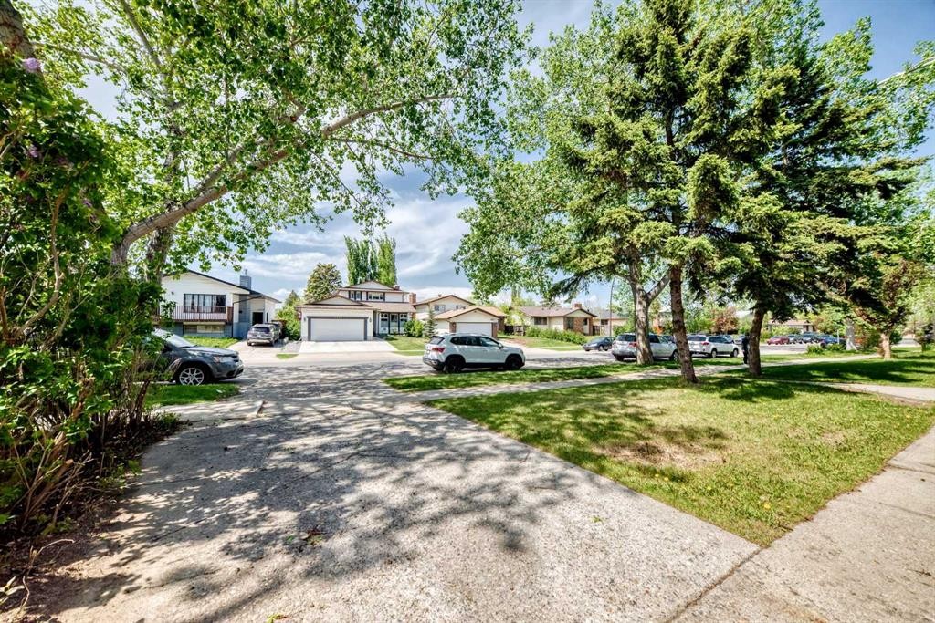 4308 55 Street Ne, Calgary, AB - Outdoor