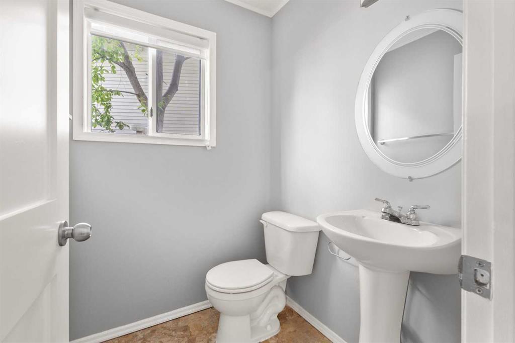 256 Covington Place Ne, Calgary, AB - Indoor Photo Showing Bathroom