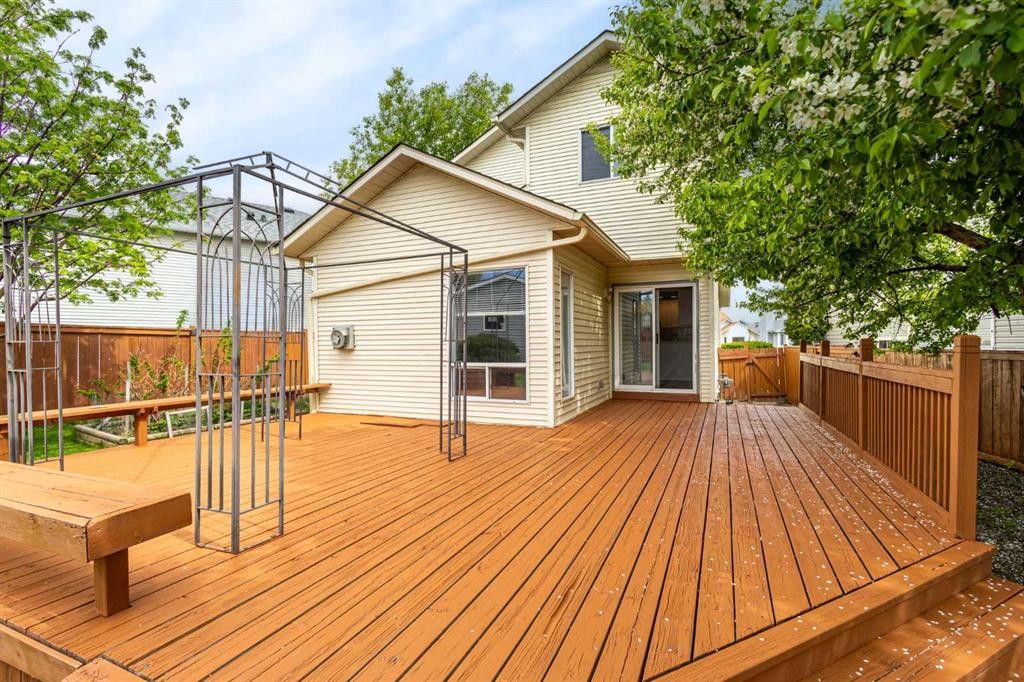 256 Covington Place Ne, Calgary, AB - Outdoor With Exterior