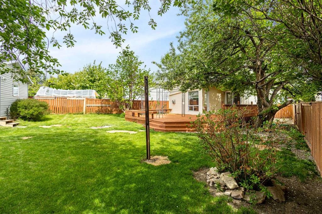 256 Covington Place Ne, Calgary, AB - Outdoor