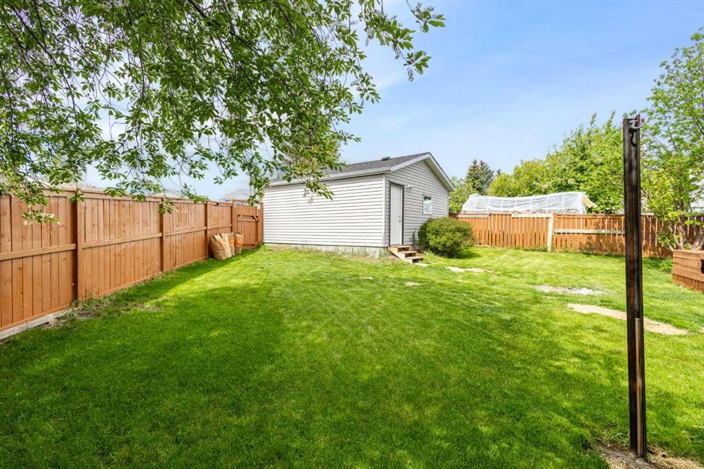 256 Covington Place Ne, Calgary, AB - Outdoor