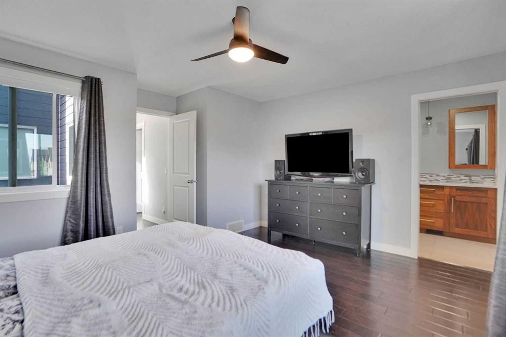 145 Marquis Common Se, Calgary, AB - Indoor Photo Showing Bedroom